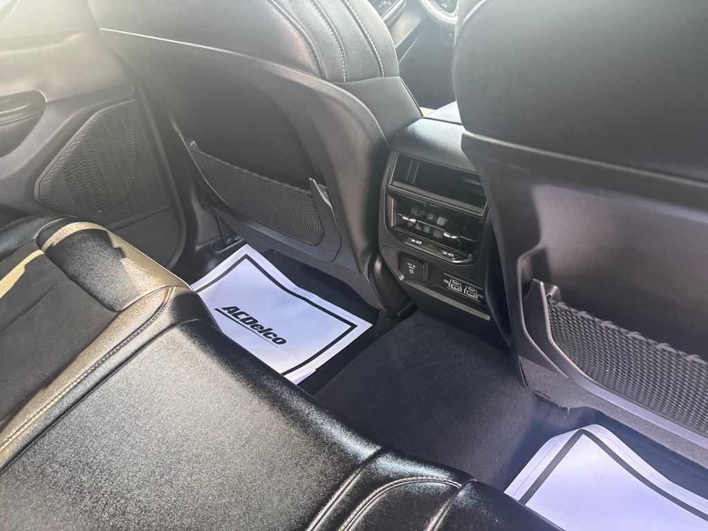 Used 2024 Jeep Grand Cherokee Altitude AWD/4WD image 40