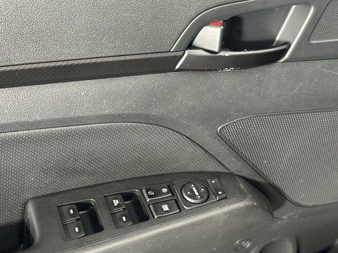 Used 2020 Hyundai Elantra Sport w/ Premium Package 02 FWD image 13