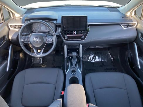 Used 2025 Toyota Corolla Cross LE FWD image 10