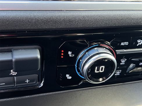 Used 2025 GMC Sierra 1500 Elevation image 22