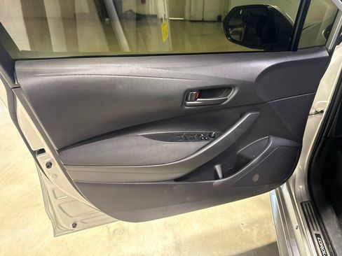 Used 2023 Toyota Corolla LE w/ LE Convenience Package FWD image 25
