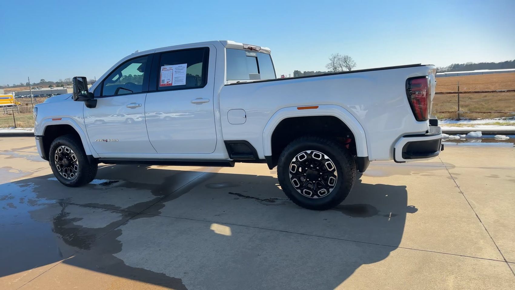 Used 2025 GMC Sierra 3500 AT4 w/ AT4 Preferred Package AWD/4WD image 5