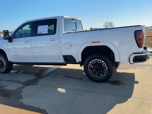 Used 2025 GMC Sierra 3500 AT4 w/ AT4 Preferred Package AWD/4WD image 5