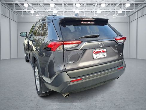 Used 2023 Toyota RAV4 XLE Premium image 3