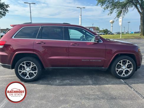 Used 2018 Jeep Grand Cherokee Limited AWD/4WD image 4
