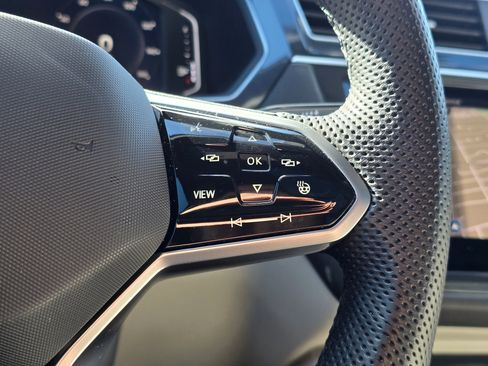 Used 2024 Volkswagen Tiguan SEL R-Line image 34