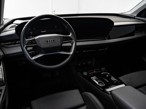 Used 2025 Audi Q6 e-tron Premium Plus w/ Premium Plus AWD/4WD image 4