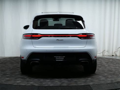 Used 2025 Porsche Macan image 4