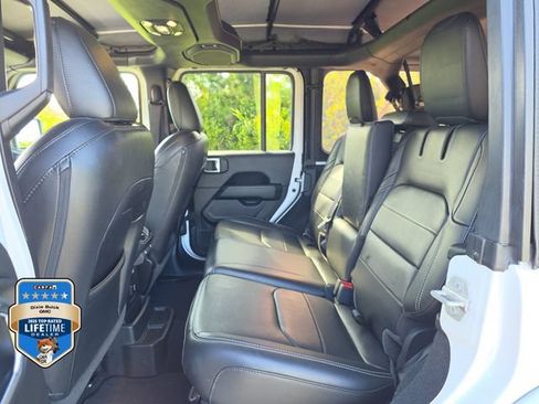Used 2021 Jeep Wrangler Unlimited Sahara w/ Cold Weather Group AWD/4WD image 9