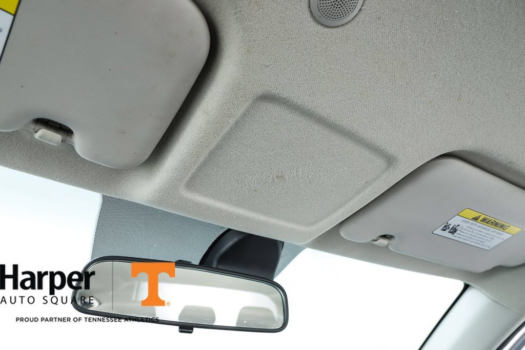Used 2021 Hyundai Venue SE FWD image 26