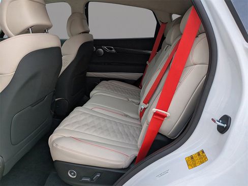 New 2025 Genesis GV80 3.5T e-SC image 15