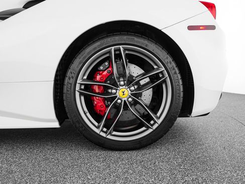 Used 2018 Ferrari 488 Spider RWD image 39