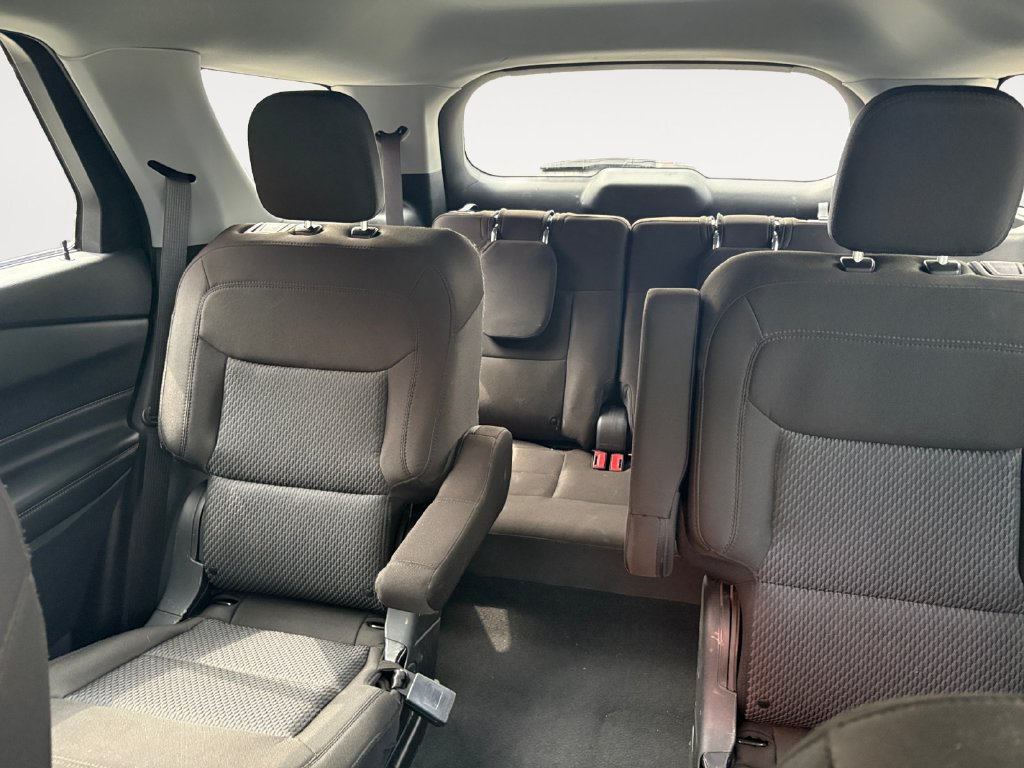 Used 2022 Ford Explorer XLT AWD/4WD image 13