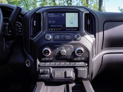 Used 2020 GMC Sierra 1500 AT4 w/ AT4 Premium Package AWD/4WD image 21