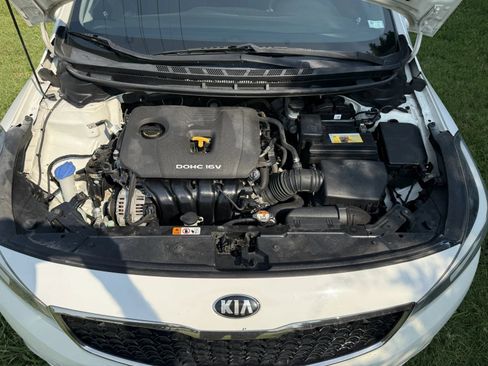 Used 2017 Kia Forte LX FWD image 10