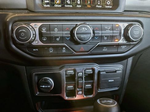 Used 2022 Jeep Wrangler Unlimited Sport w/ Sun And Sound Package AWD/4WD image 17