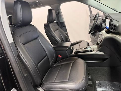 Used 2020 Ford Explorer XLT w/ Equipment Group 202A AWD/4WD image 23