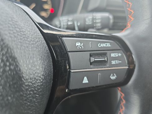 Used 2025 Honda Pilot TrailSport image 18