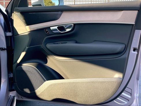 New 2026 Volvo XC90 B5 Plus image 31