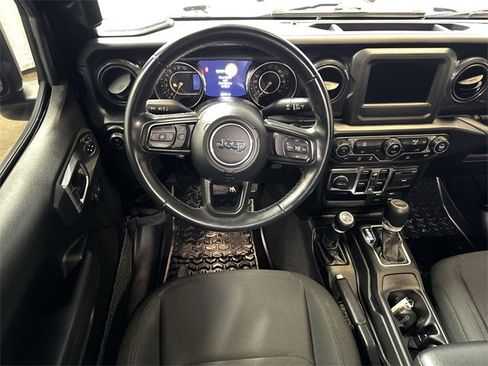 Used 2022 Jeep Gladiator Sport image 14