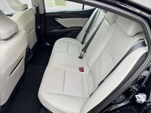 Certified 2025 Toyota Camry XLE image 18