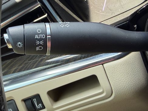 Used 2019 Cadillac XT5 FWD image 25