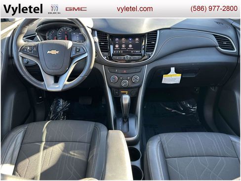 Certified 2022 Chevrolet Trax LT w/ LT Convenience Package image 13