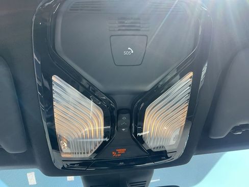 Used 2020 BMW 330i xDrive Sedan w/ Convenience Package AWD/4WD image 17