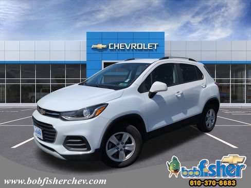 Used 2022 Chevrolet Trax LT w/ LT Convenience Package image 1