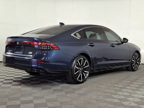 Used 2024 Honda Accord Touring image 9