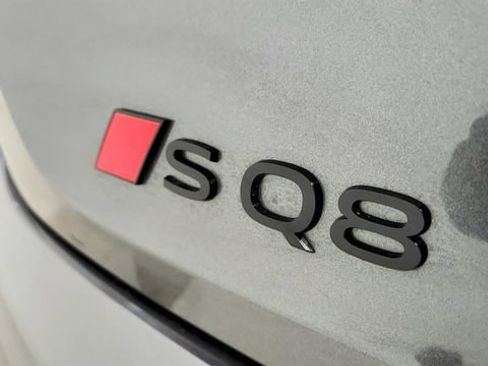 Used 2024 Audi Q8 e-tron Prestige AWD/4WD image 35