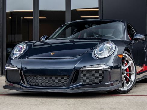 Certified 2015 Porsche 911 GT3 image 7