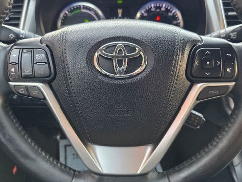 Used 2016 Toyota Highlander Limited Platinum image 17