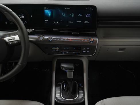 Used 2024 Hyundai Kona SEL AWD/4WD image 16