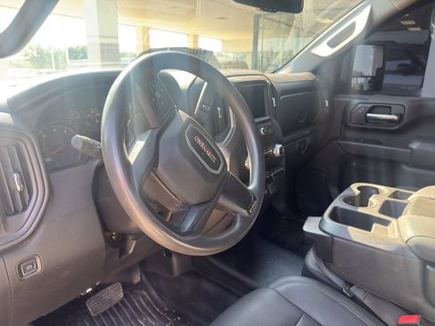 Used 2023 GMC Sierra 2500 Pro w/ Gooseneck/5TH Wheel Package AWD/4WD image 2