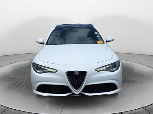 Used 2018 Alfa Romeo Giulia Ti Sport w/ Quick Order Package 22S Sport AWD/4WD image 8