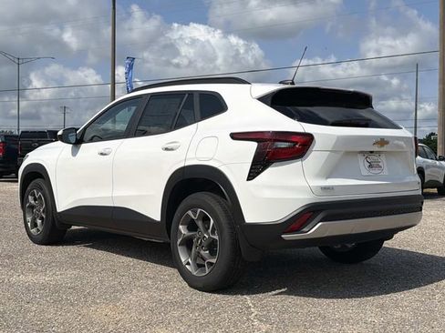 New 2026 Chevrolet Trax LT w/ Driver Confidence Package FWD image 13