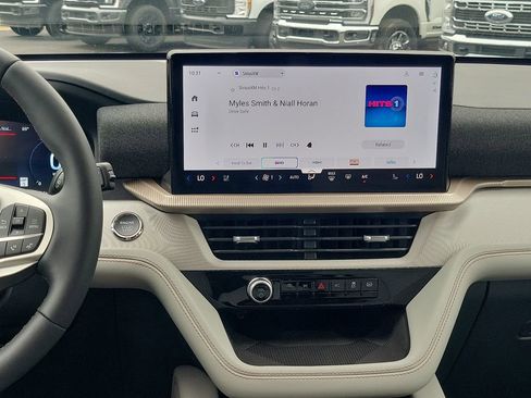 New 2026 Ford Explorer Active w/ Active Comfort Package image 28