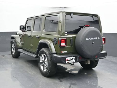 Used 2021 Jeep Wrangler Unlimited Sahara w/ Dual Top Group AWD/4WD image 11
