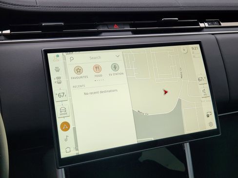 New 2025 Land Rover Range Rover SE image 17