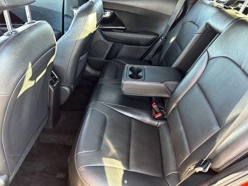 Certified 2022 Kia Niro Touring Special Edition image 16