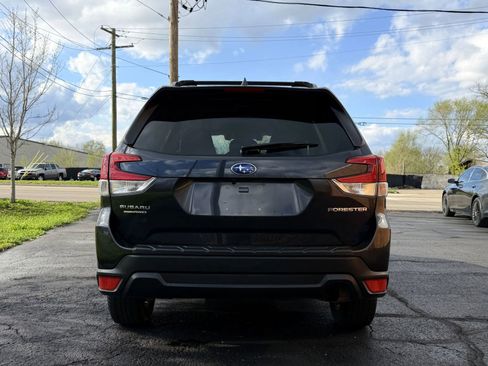 Used 2019 Subaru Forester Premium AWD/4WD image 4
