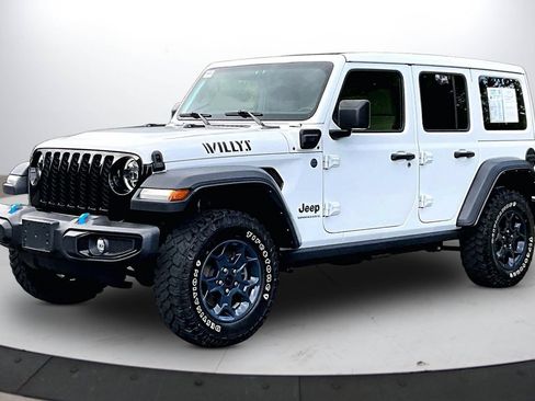 Used 2023 Jeep Wrangler Unlimited w/ Sun & Screen Package AWD/4WD image 4