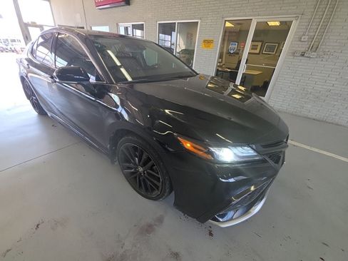 Used 2021 Toyota Camry XSE FWD image 3