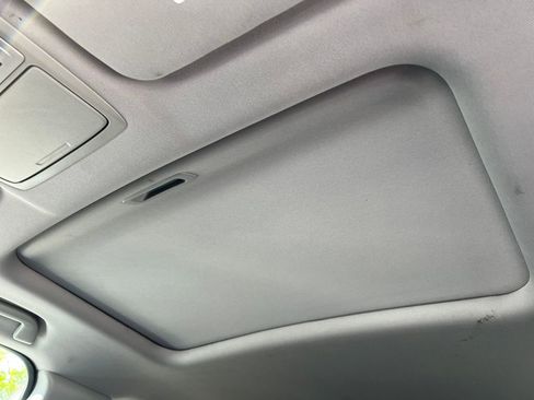 Used 2021 Honda CR-V Touring image 11