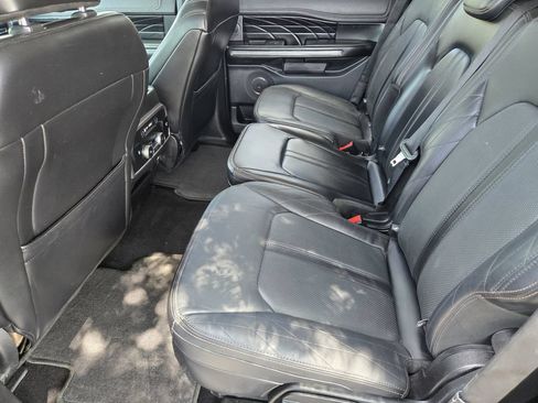 Used 2019 Ford Expedition Platinum RWD image 24