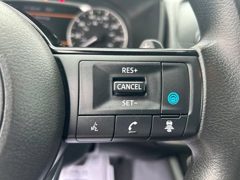 Used 2022 Nissan Rogue SV AWD/4WD image 18
