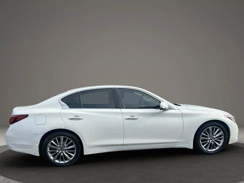 Used 2019 INFINITI Q50 Luxe w/ Essential Package (3.0T Luxe) image 4