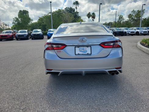 Used 2024 Toyota Camry SE w/ Convenience Package FWD image 5