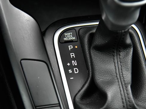 Used 2024 Kia Soul LX w/ Option Group 015 image 22